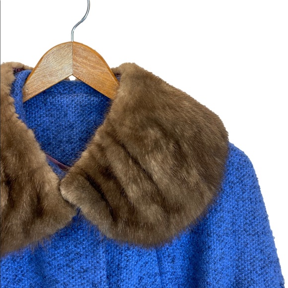 JEWEL-TONE BOUCLÉ DOLMAN RAGLAN SLEEVE SWING COAT with GATHERED MINK COLLAR - Picture 3 of 7